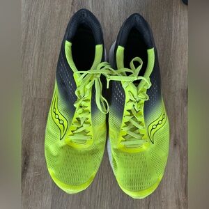 Saucony Running Shoes Yellow Green Everun Mens Size 13